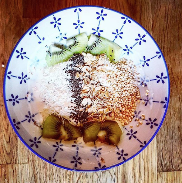ariadne-artiles-blog-beneficios-kiwi-piel-porridge-2