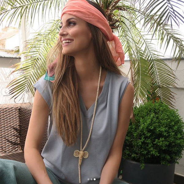 ariadne-artiles-blog-summer-looks-pañuelo-judith-masco-natura-top-adolfodominguez-pantalon-intropia-collar-haydee